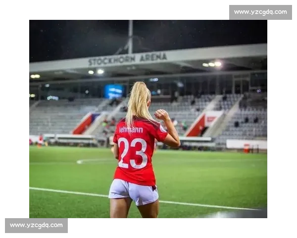 尤文女足艾丽莎 - 莱曼晒比基尼照:阳光沙滩尽显冠军风采