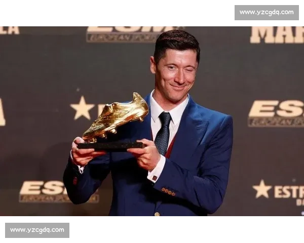 莱万创巴萨生涯收入新高！税后 1600 万欧元 + 双冠奖金成巅峰赛季